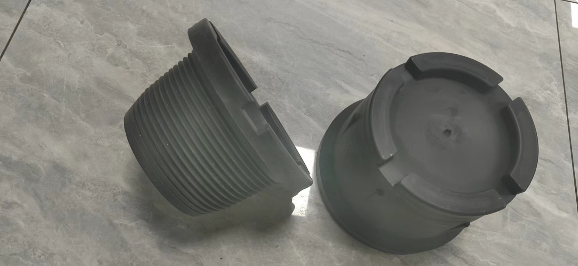 Head Protector High Strength Spring-Steel Band Molted Inside Strong Abrasion-Resistant Rubber